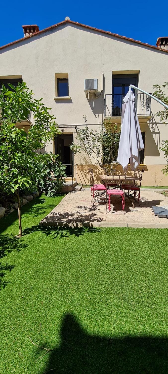 Property building, Patio, Spring, Garden, Balcony/Terrace