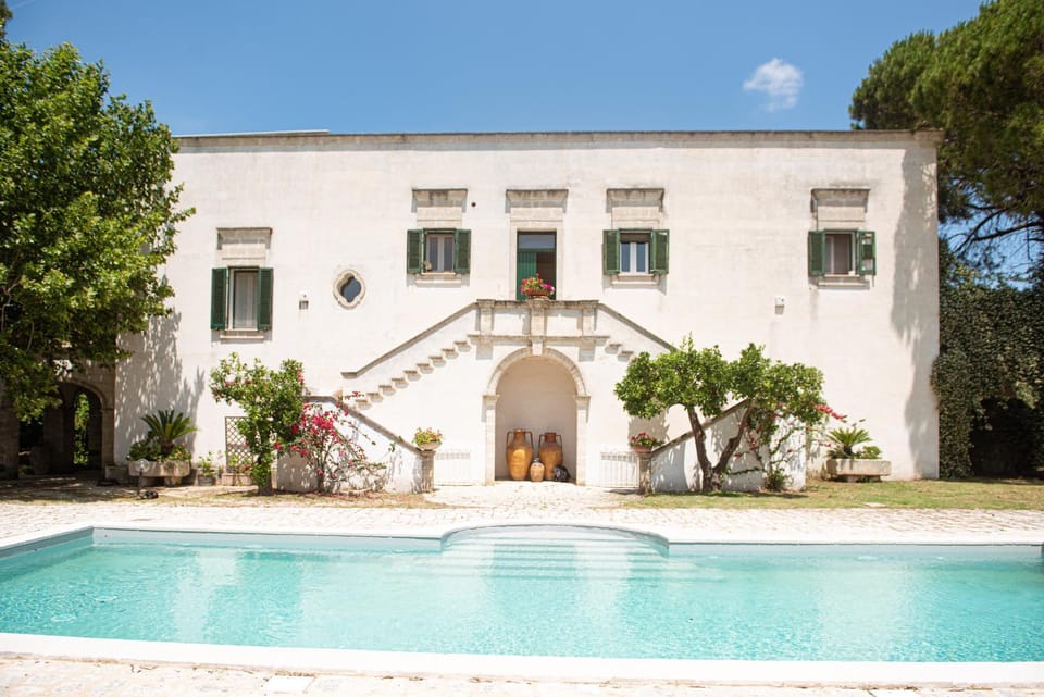 Property building, Swimming pool, Swimming pool