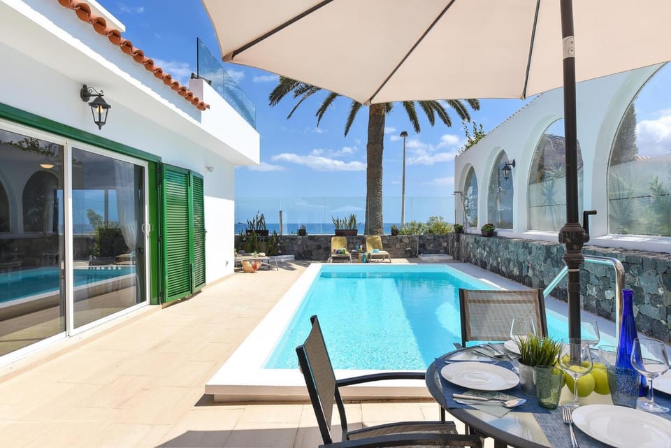 Property building, Patio, Day, View (from property/room), Balcony/Terrace, Dining area, Pool view, Swimming pool, sunbed
