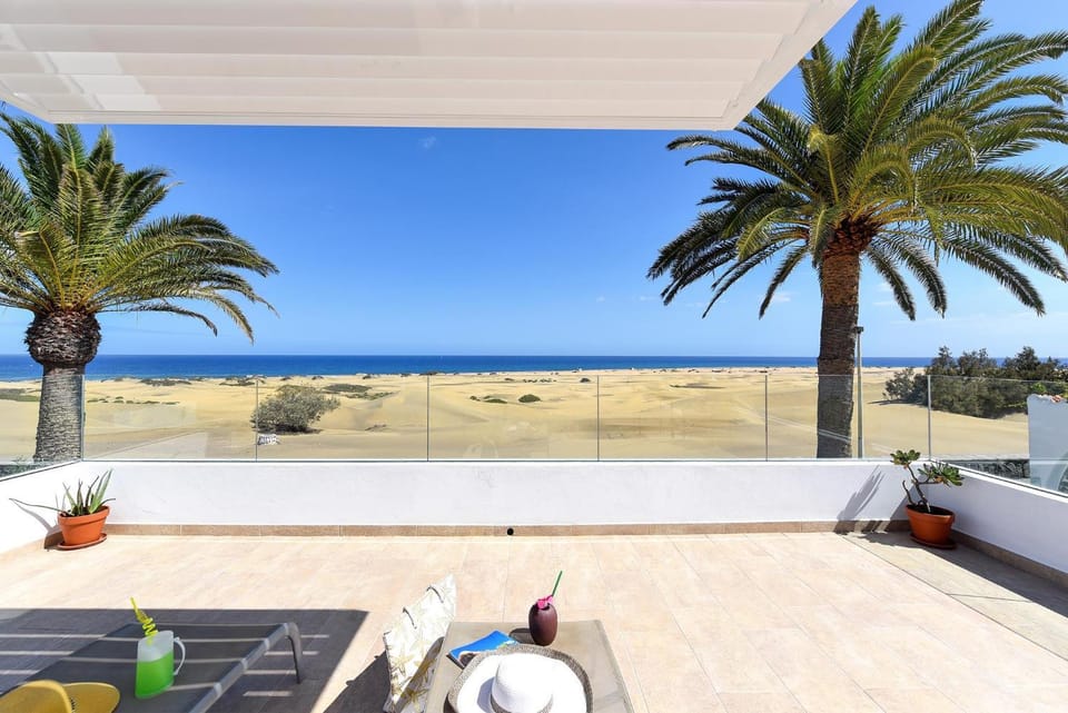 Patio, Day, Natural landscape, Solarium, View (from property/room), Balcony/Terrace, Beach, Landmark view, Sea view