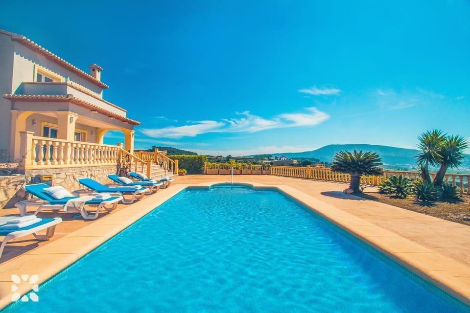 Patio, Day, Natural landscape, Mountain view, Pool view, Sea view, Swimming pool, sunbed