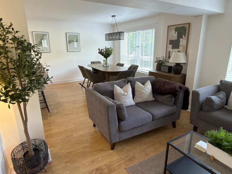 Living room, Seating area