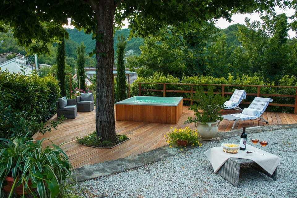 Property building, Garden, Solarium, Spa and wellness centre/facilities, Swimming pool