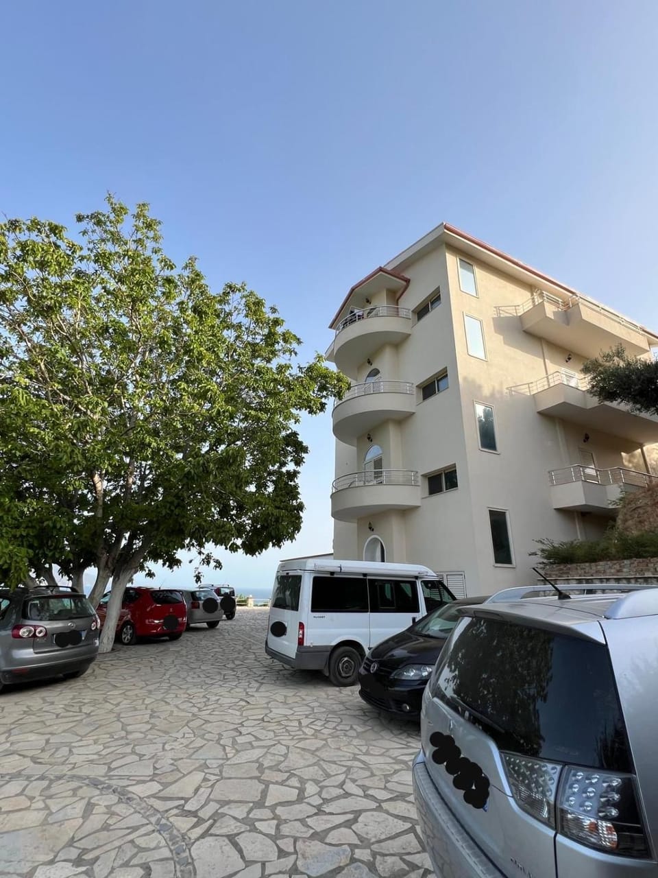 Property building, Day, Parking