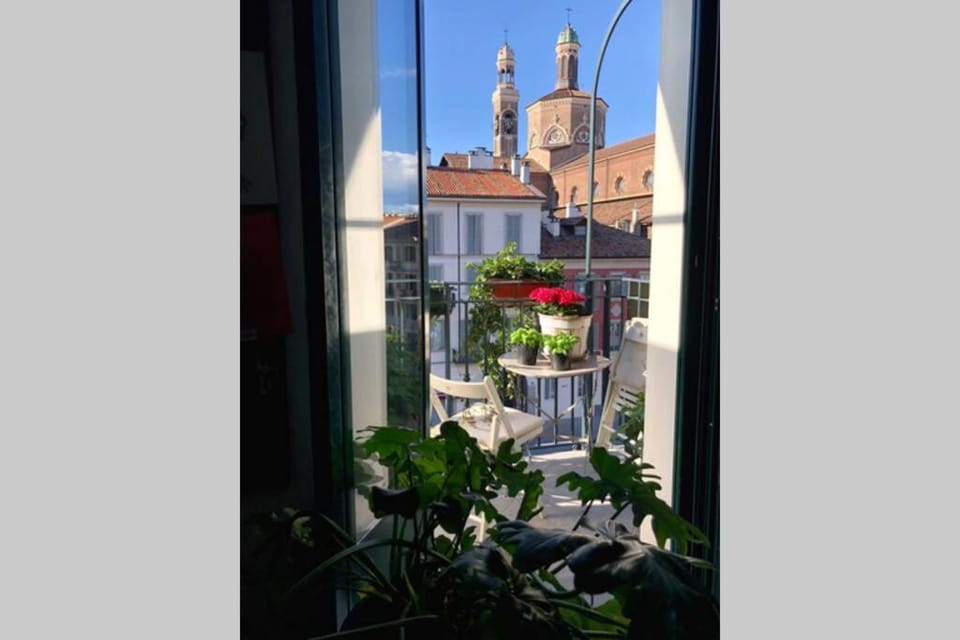 Urban House - Best View Navigli Milan Center - Restyled Apartment in Milan