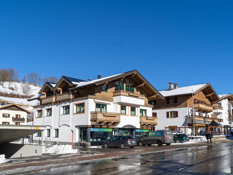 Property building, Winter