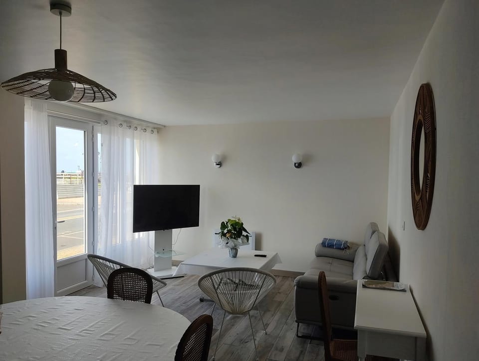 Au repos des baigneurs, appartement rez-de-chaussée, WIFI Apartment in Normandy