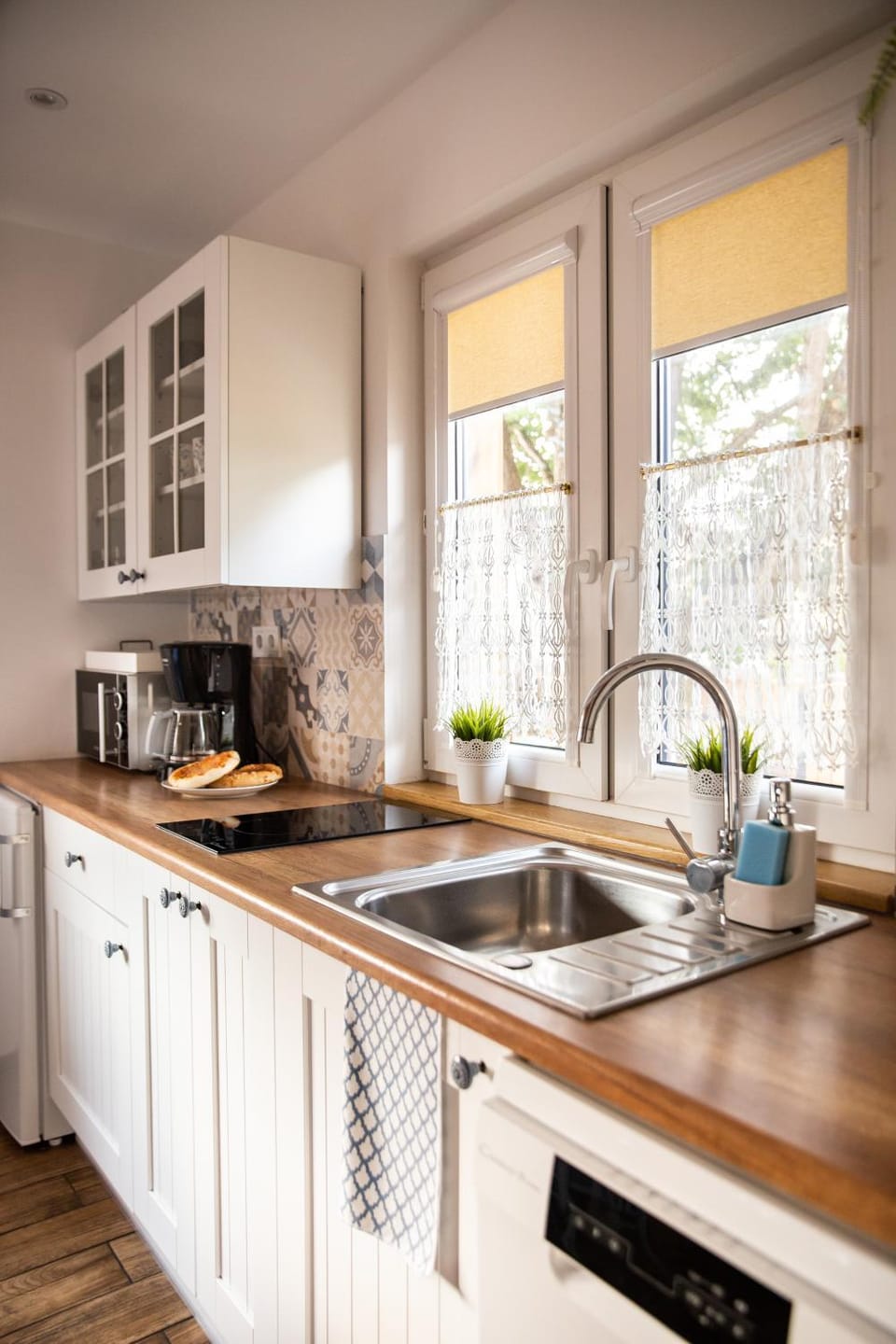 Kitchen or kitchenette, dishwasher, stove, kitchen
