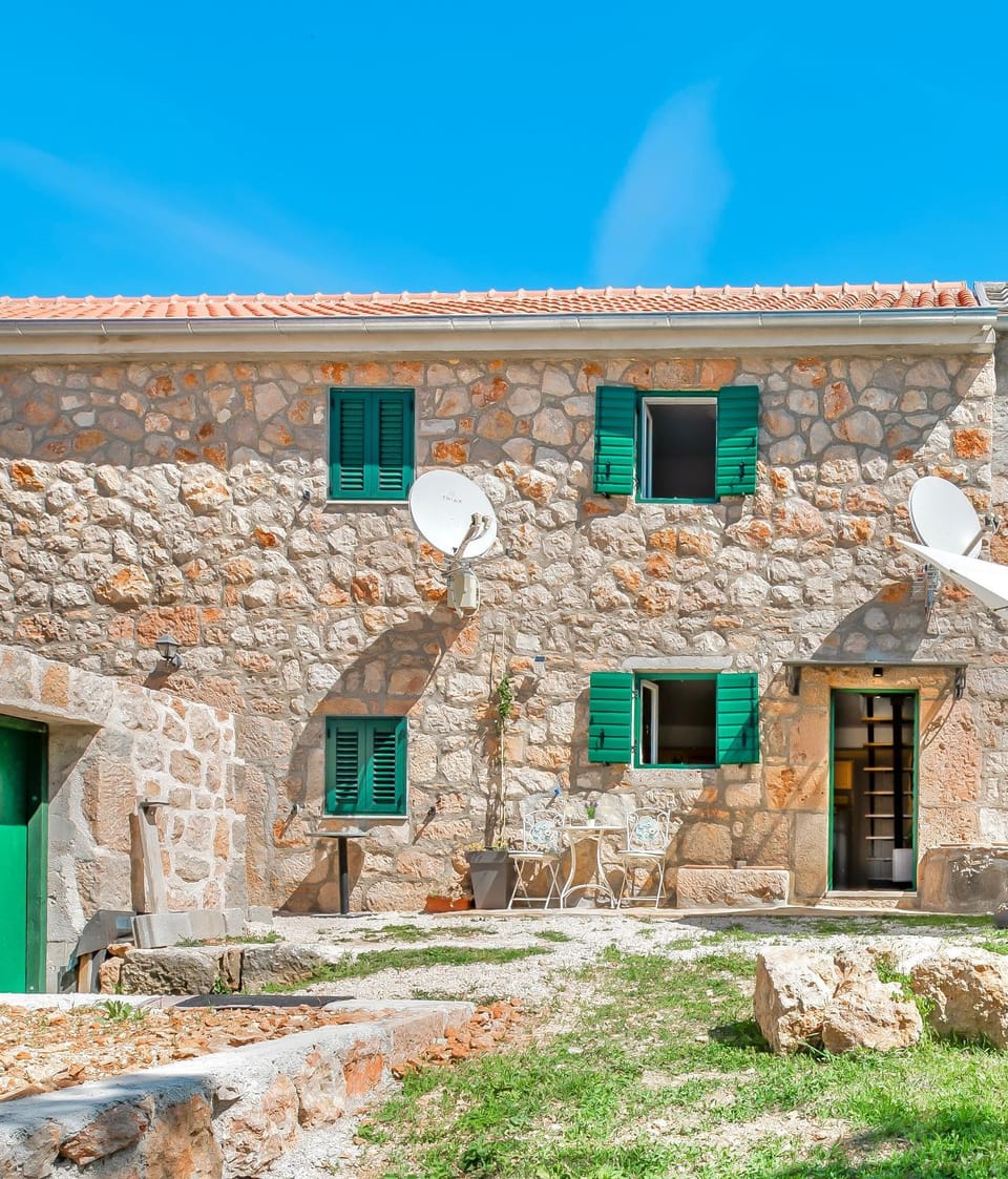 Property building, Day