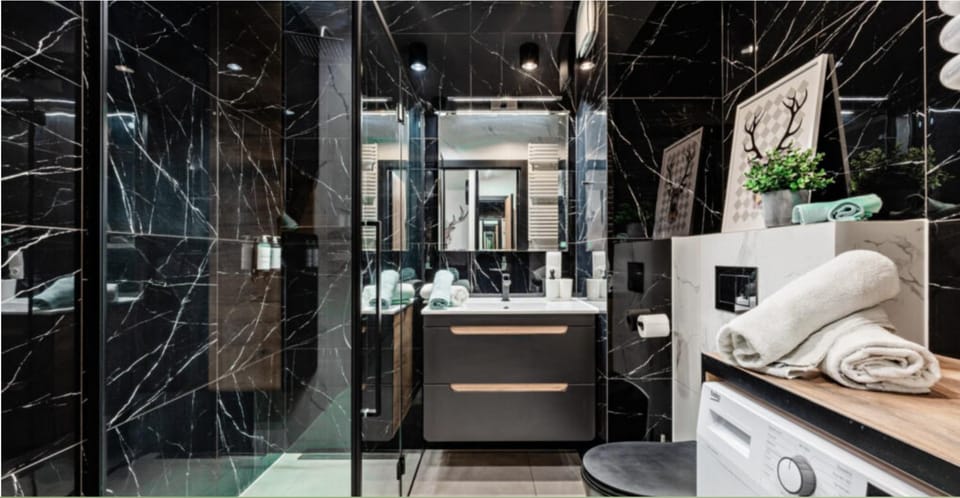 Shower, Toilet, Bathroom, towels