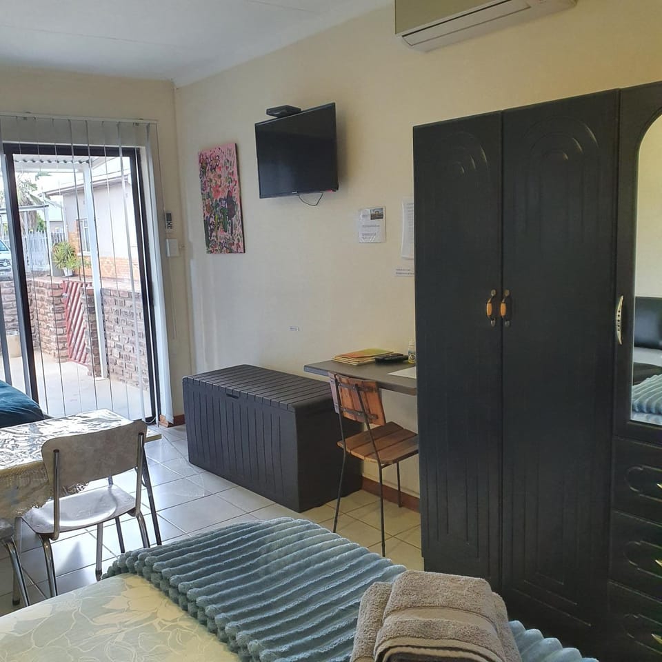 KOL-IN SELF CATERING Apartment in South Africa