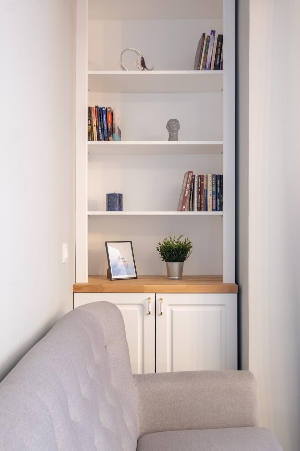 Library, Living room, Seating area