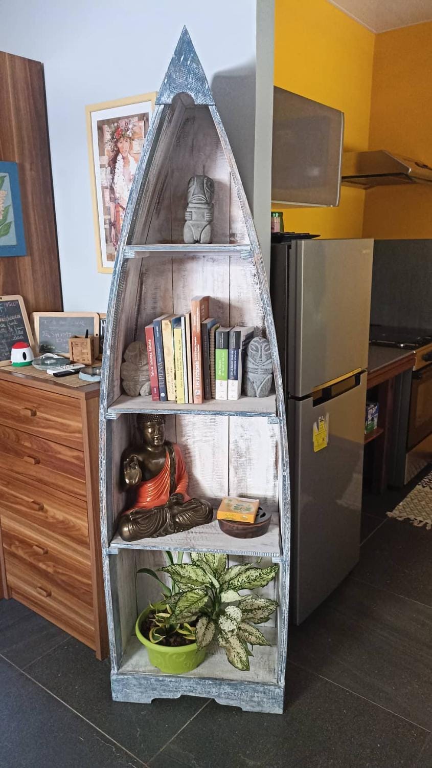 Library, Living room