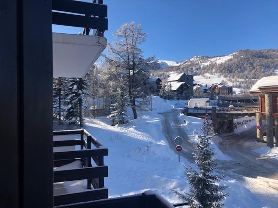 Studio calme pour 4 pers. à Risoul, proche pistes, animaux admis, parking gratuit - FR-1-330-512 Apartment in Piedmont
