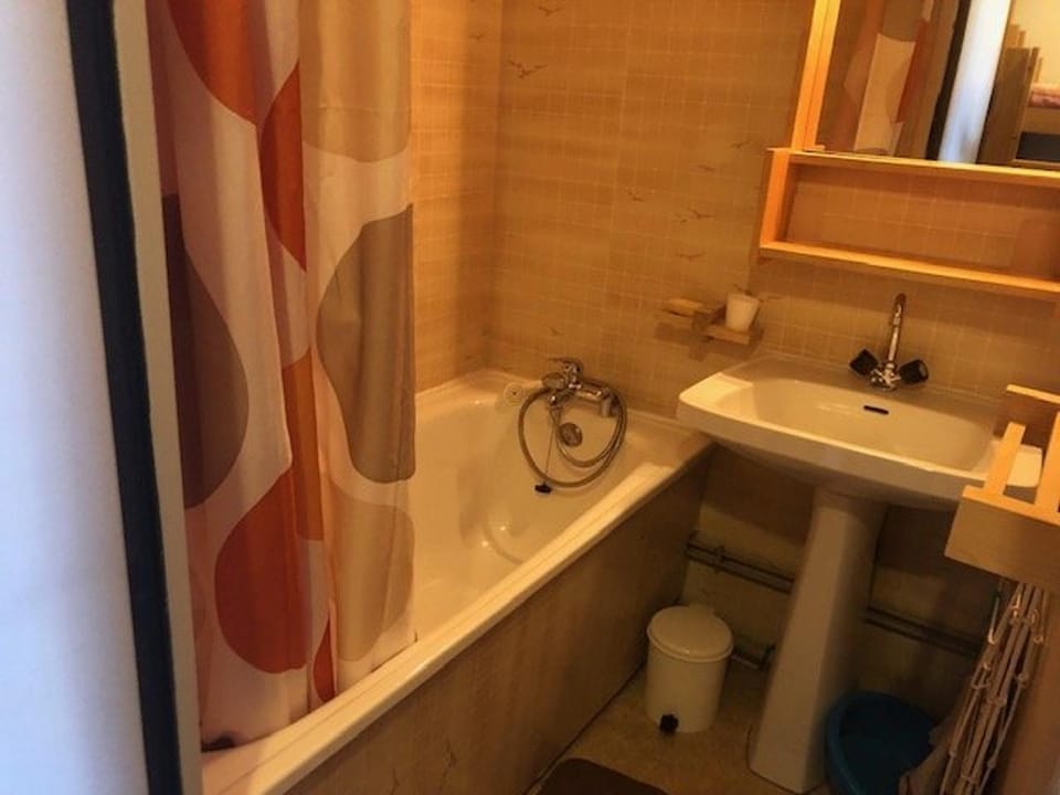 Studio calme pour 4 pers. à Risoul, proche pistes, animaux admis, parking gratuit - FR-1-330-512 Apartment in Piedmont