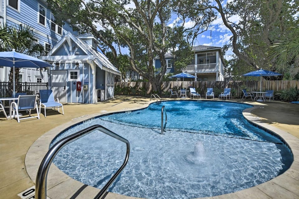 Luxury Townhouse w/ Ocean Views - Walk to Ocean! House in Kure Beach