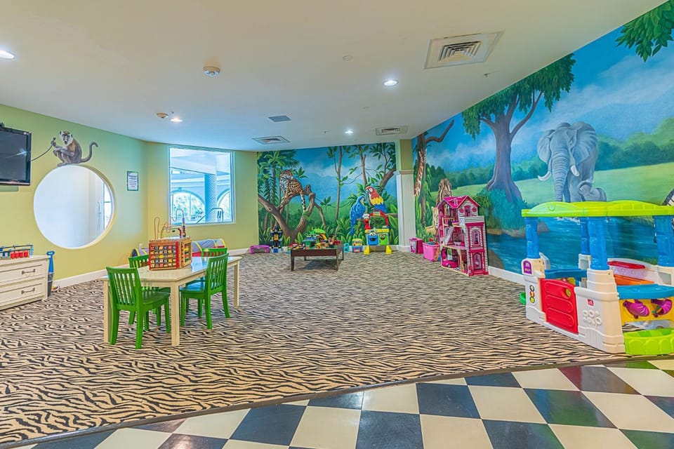 Oceanfront Diamond Beach Condo with views tons of amenities and indoor pool Apartment in Diamond Beach