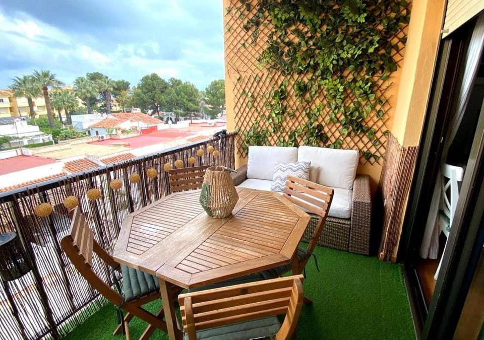 Day, View (from property/room), Balcony/Terrace, Living room, Dining area