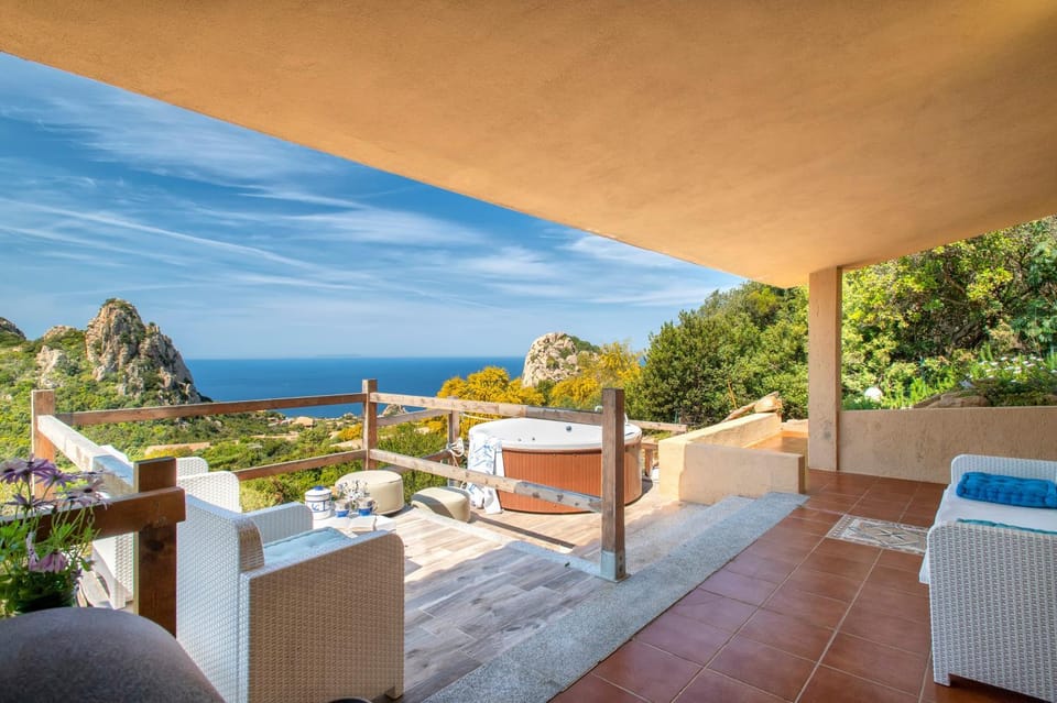 Property building, Balcony/Terrace