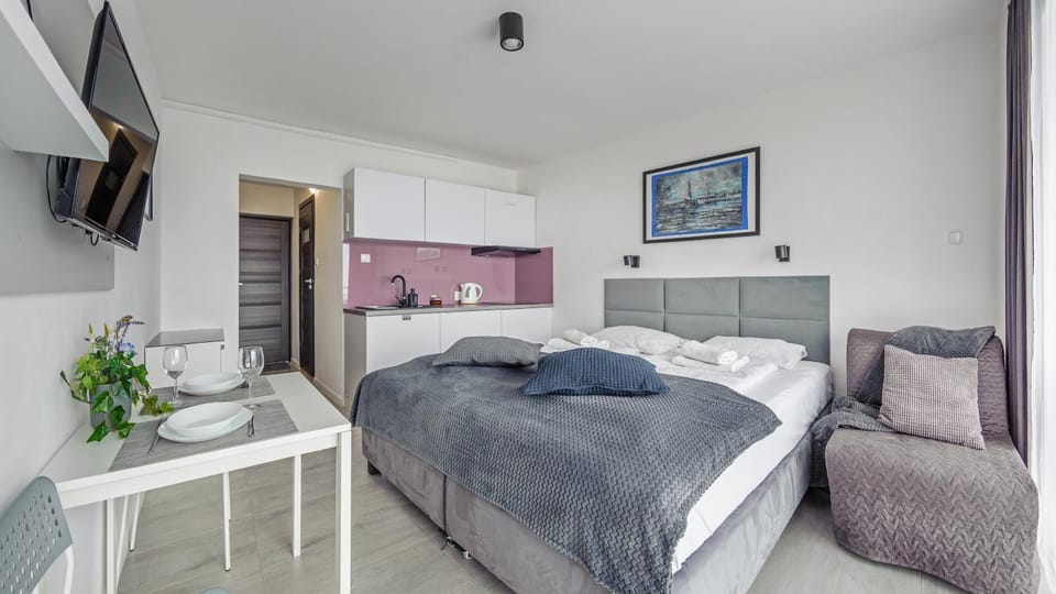 Bed, TV and multimedia, Kitchen or kitchenette, Photo of the whole room