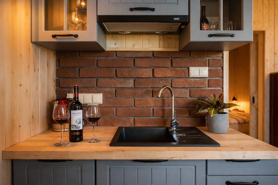 Kitchen or kitchenette