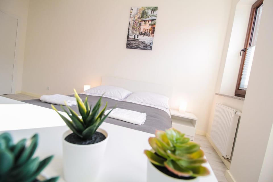 Day, Decorative detail, Bedroom