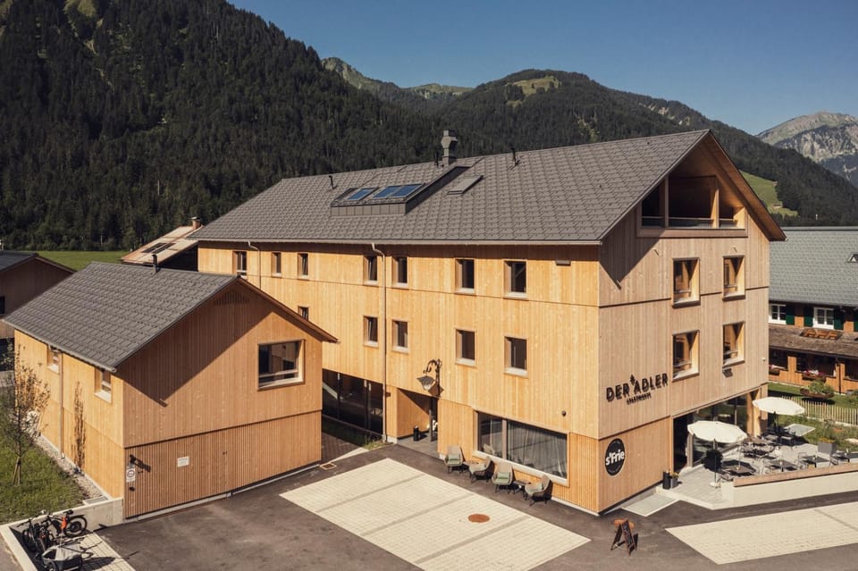 Property building, Facade/entrance