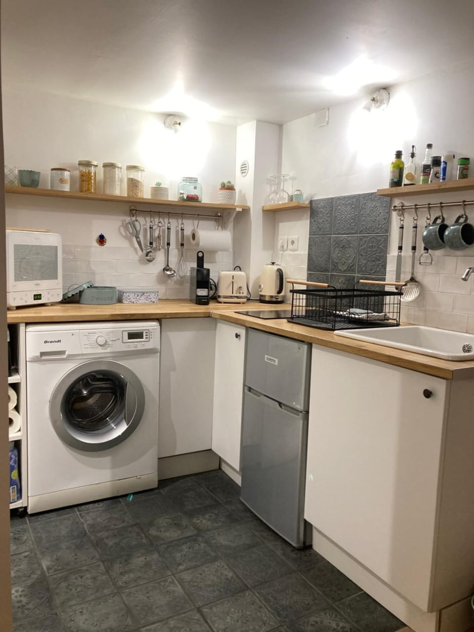Kitchen or kitchenette