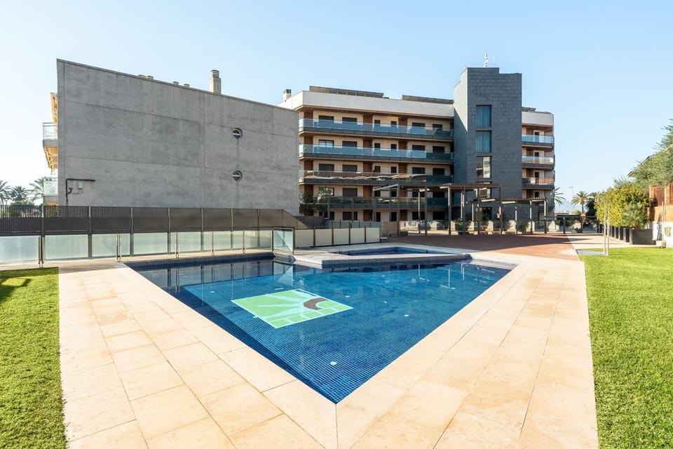 Property building, Swimming pool