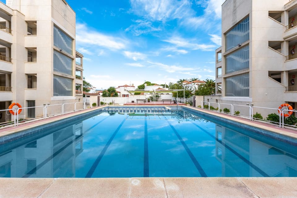 Property building, Swimming pool