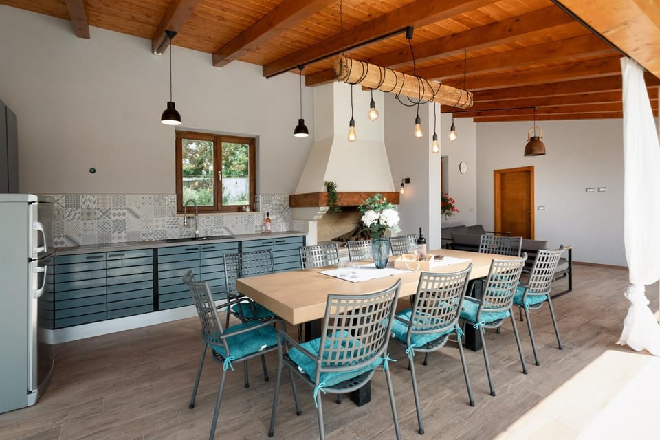 Dining area, Beach