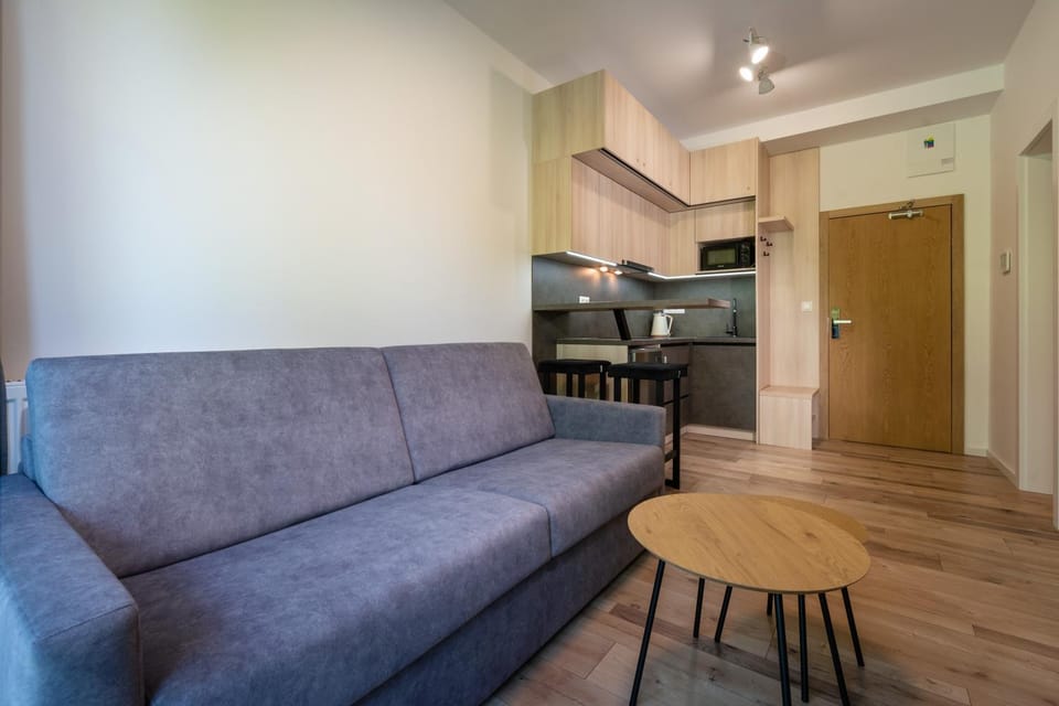 Kitchen or kitchenette, Seating area