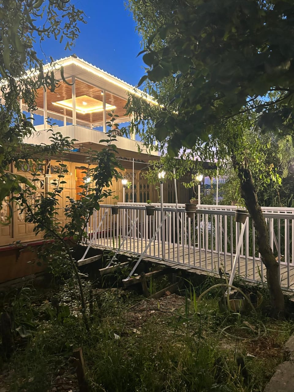 Dilshad Houseboats Hotel in India