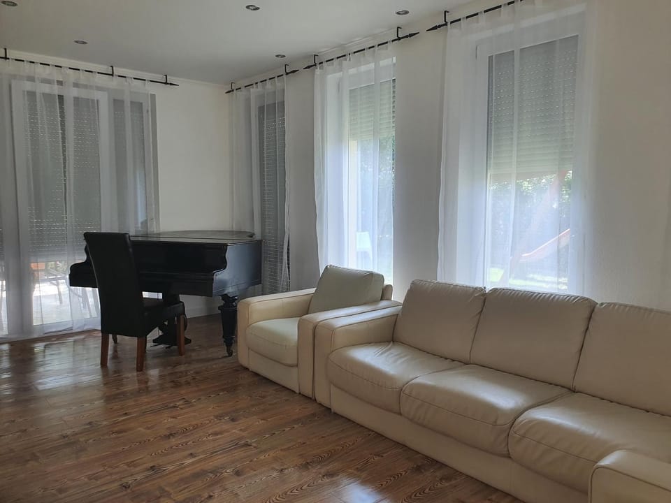 Ivett apartmanház Apartment in Hungary