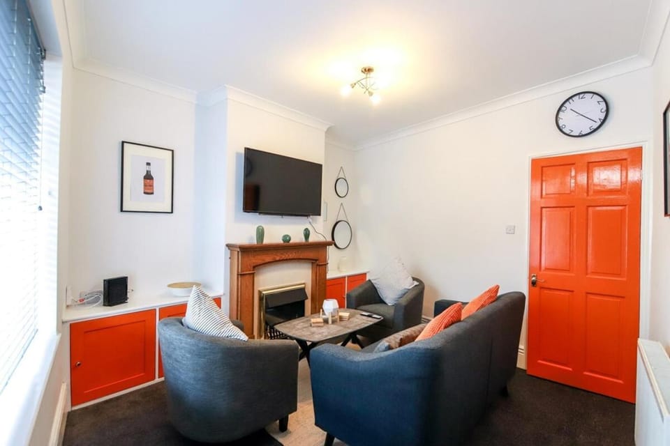 Beautiful 3 Bedroom House - Sleeps 5 Free Parking House in Sheffield
