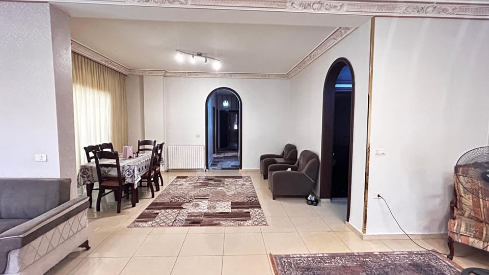 Eva house Lovely 3 bedrooms unit in great location in Amman for families Apartment in Africa