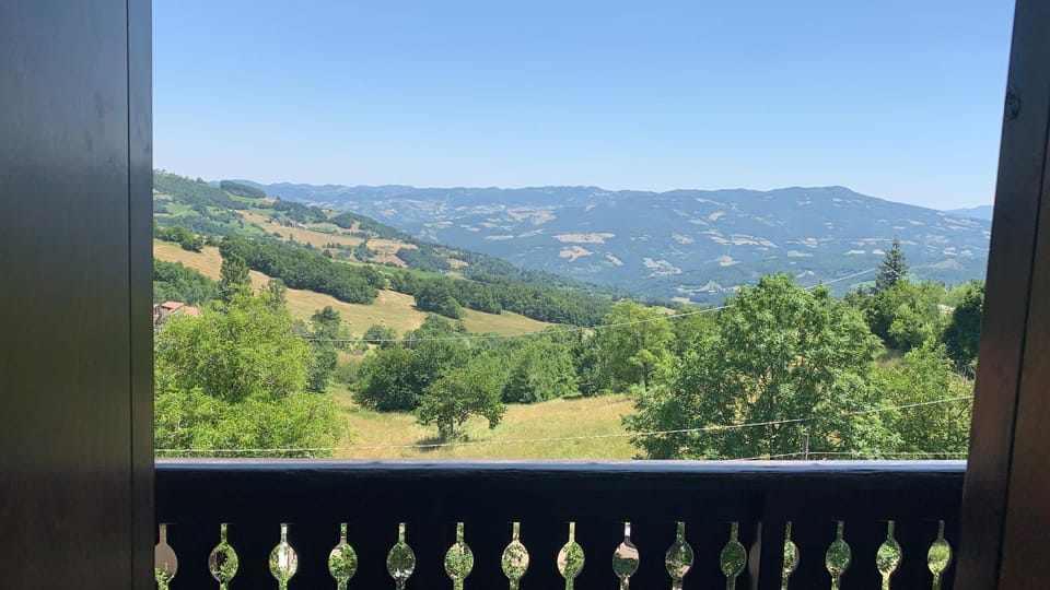 Balcony/Terrace, Mountain view