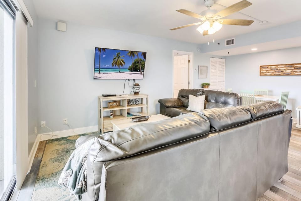 Caprice 301 House in Treasure Island