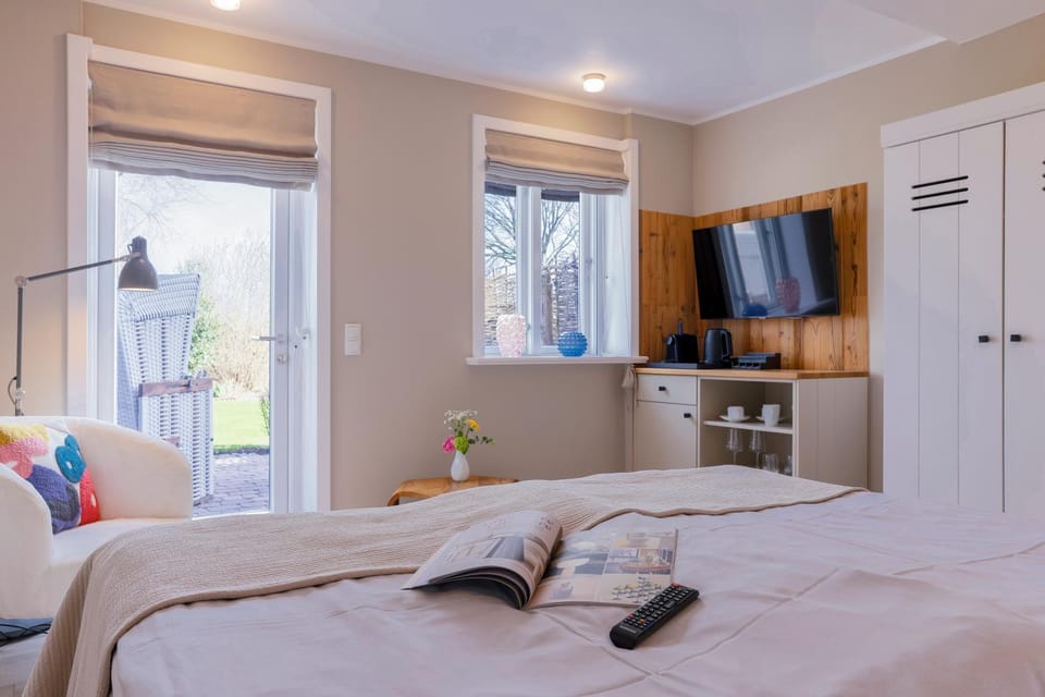 Bed, Bedroom, wardrobe