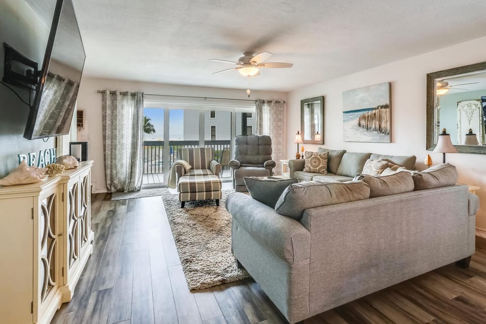 Sand Dunes Townhome C2 House in Treasure Island
