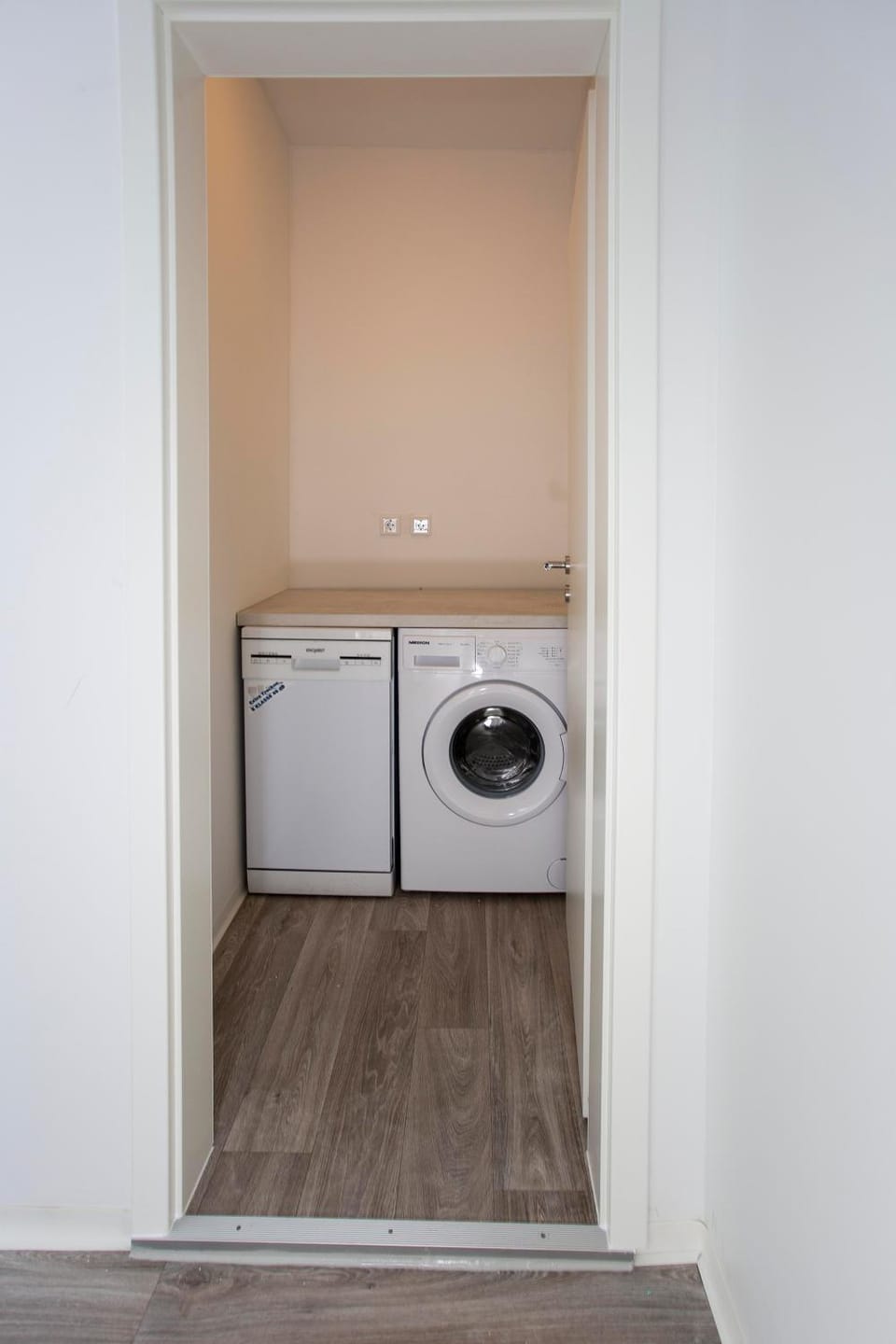 dishwasher, washing machine