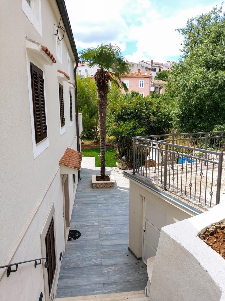 Property building, Balcony/Terrace