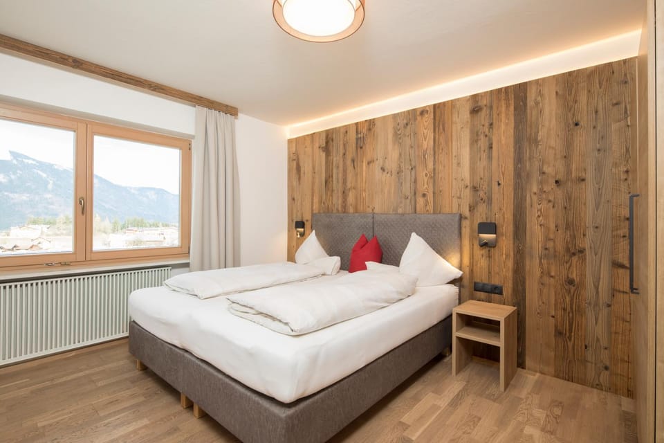 Bed, Photo of the whole room, Bedroom, Mountain view