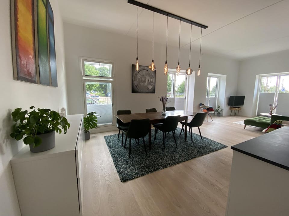Kitchen or kitchenette, Living room, Dining area