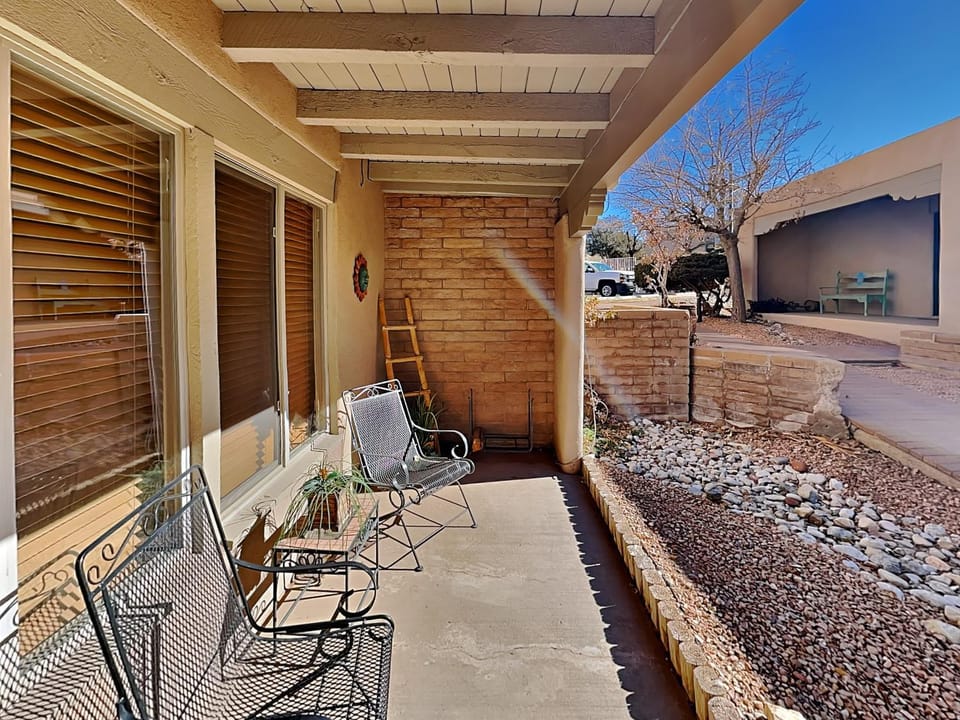 Patio, Seating area