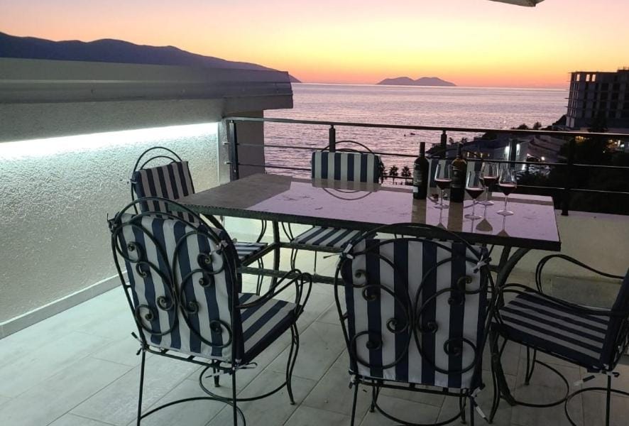 Natural landscape, Balcony/Terrace, Sea view