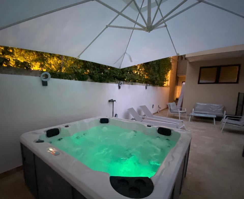 Garden, Hot Tub, Hot Tub