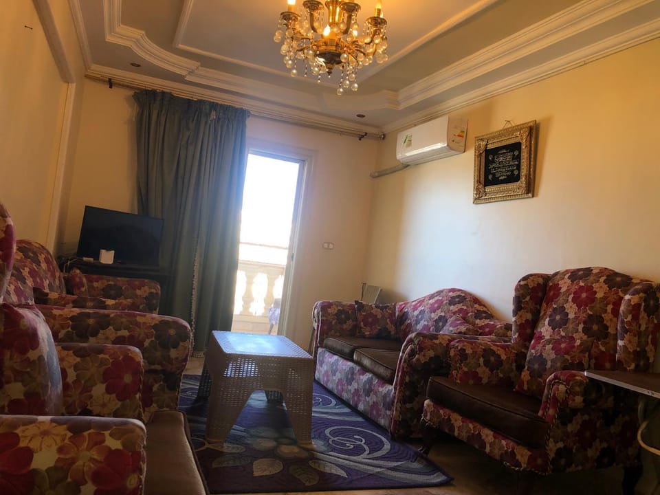 TV and multimedia, Living room, Evening entertainment, air conditioner