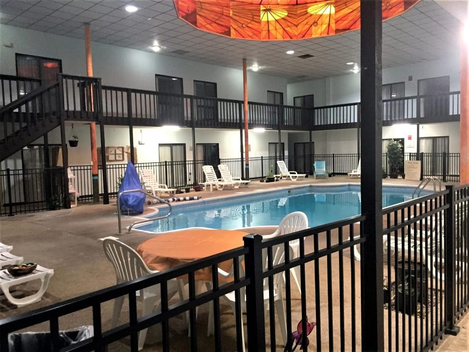 HUTCHI BELL Hotel in South Hutchinson