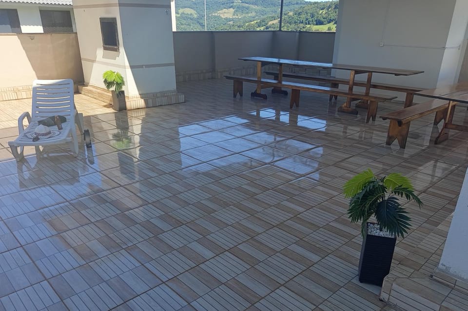 Shower, BBQ facilities, Bathroom, Balcony/Terrace, City view, Street view, Area and facilities, furniture, pet friendly